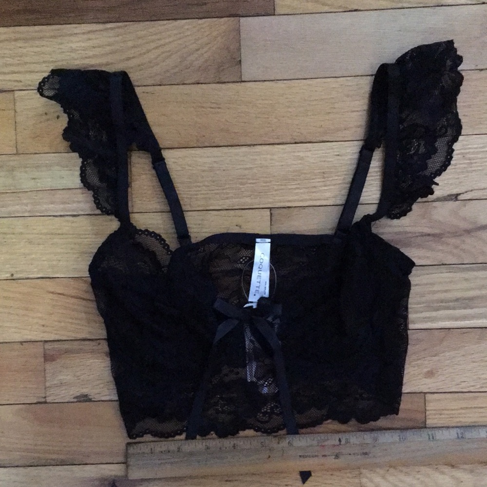 NWT Coquette black lace bralette with adjustable straps. Medium.